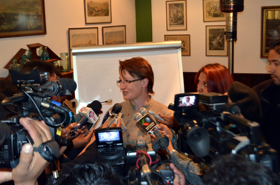 16082013PressConference3